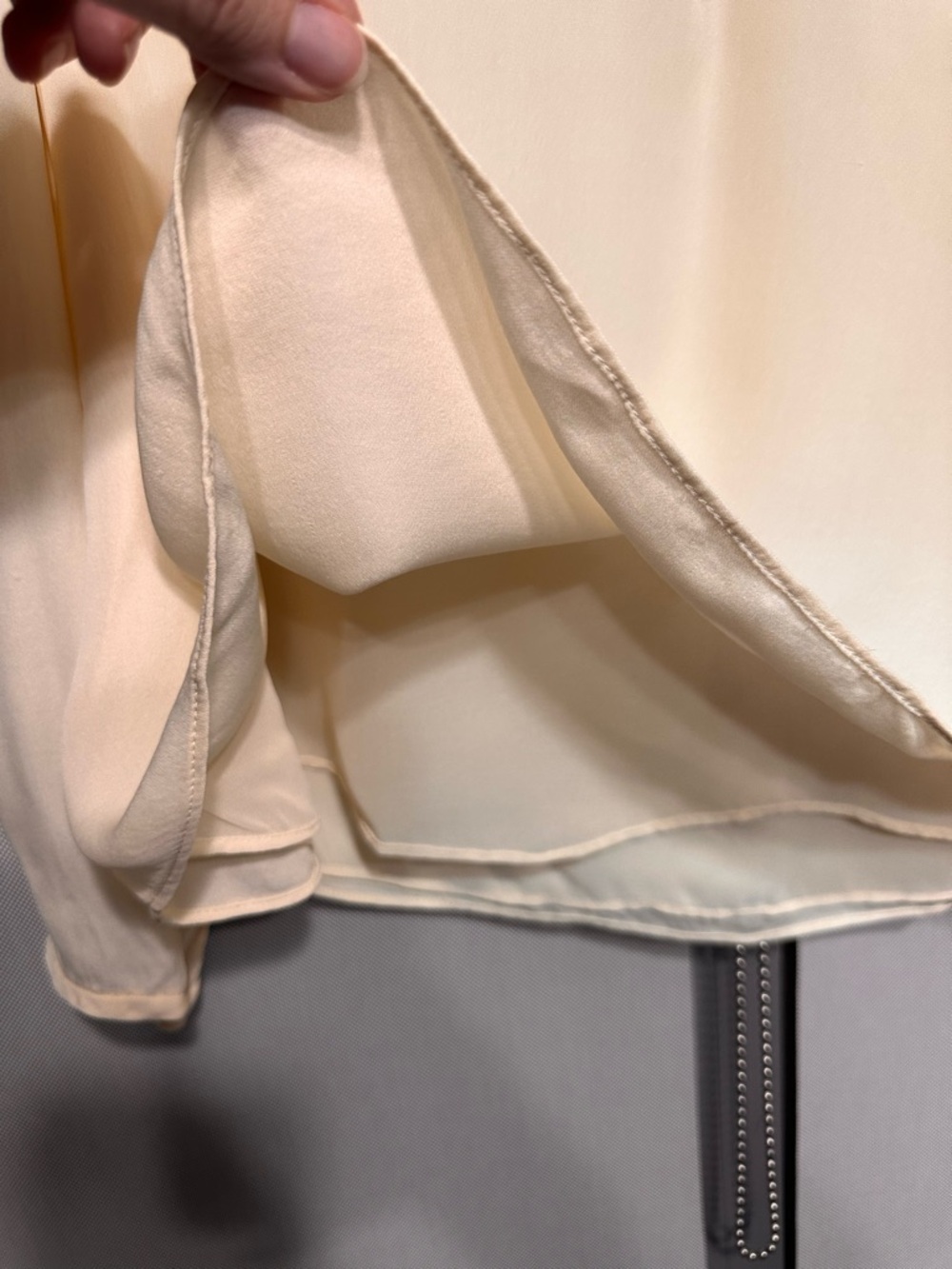J.Crew 100% Silk Cream V-Neck Button Blouse | Classic Chic Sz 4 - Picture 9 of 12
